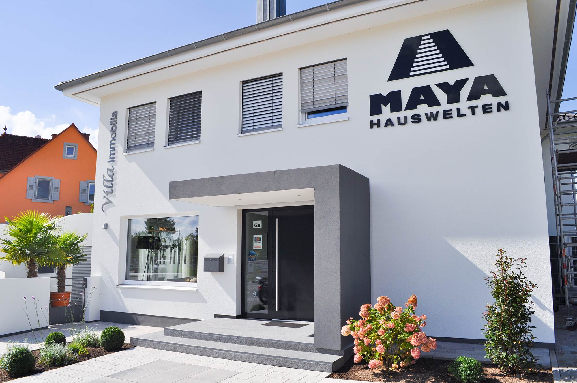 maya hauswelten villa immobilia musterhaus eingang